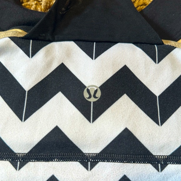 Lululemon Women's Scoop Neck Tank Top - Picture 3 of 3